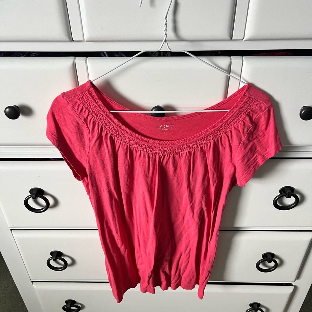 Size medium coral colored top!